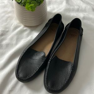 UGG women’s moccasins black leather size 8.5